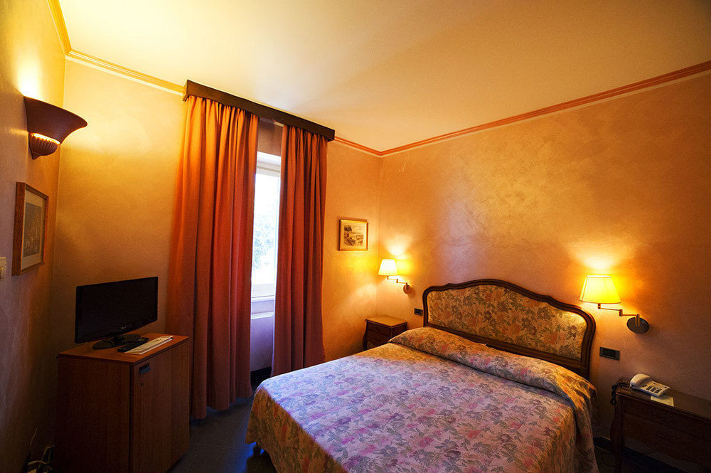 Grande Albergo Miramare Formia Exterior foto