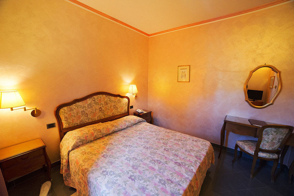 Grande Albergo Miramare Formia Exterior foto